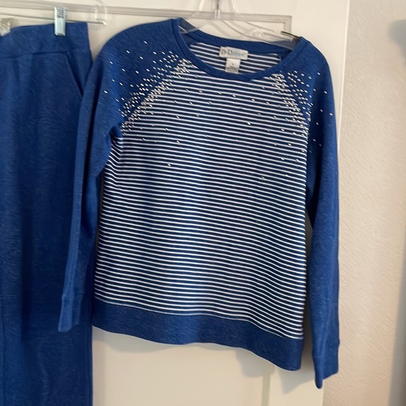 D&D Lifestyle jumpsuit - Picture 3 of 5